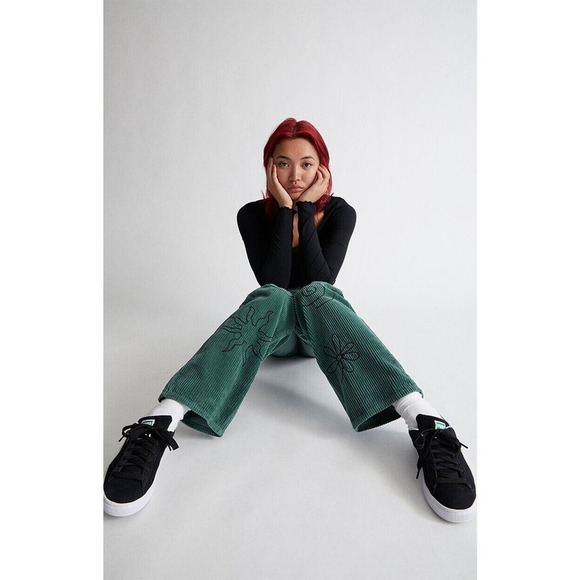 NWT PacSun Green Corduroy Embroidered Boyfriend Jean Doodle Baggy Womens Size 28 - Picture 16 of 16